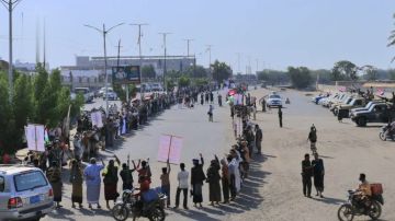 وقفة مسلحة في الحوك بالحديدة لإعلان النفير والجهوزية لمواجهة العدو