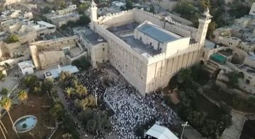 مدير المسجد الإبراهيمي: مصادرة العدو الإسرائيلي لصلاحيات إدارة المسجد تهويد وخطر مرفوض