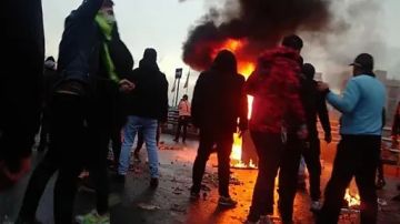 شاهد بالفيديو.. تطورات صادمة بالأحداث الإيرانية