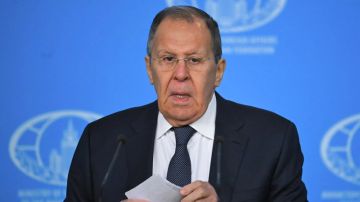 لافروف: اليوم العالم يلعب لعبة الأقوى هو على حق 