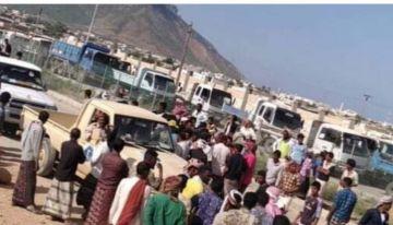 أزمة وقود خانقة تضرب سقطرى وسعر صفيحة البترول تتجاوز ١٠٠ ألف ريال أزمة وقود خانقة تضرب سقطرى وسعر صفيحة البترول تتجاوز ١٠٠ ألف ريال