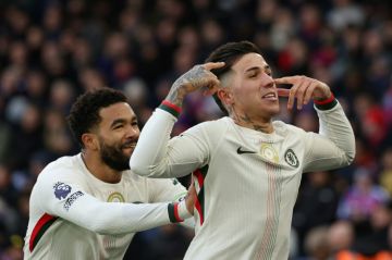 بطولة إنكلترا: أستون فيلا يواصل مطاردة أرسنال وتشلسي يستعيد المركز الرابع