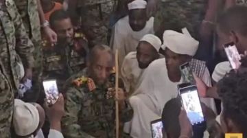 رئيس مجلس السيادة السوداني: معركتنا لن تنتهي إلا بنهاية التمرد رئيس مجلس السيادة السوداني: معركتنا لن تنتهي إلا بنهاية التمرد