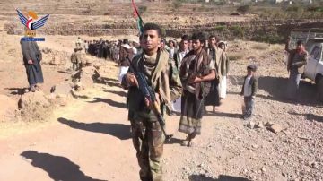 فعالية خطابية وعرض طلابي بمديرية الحيمة الخارجية بسنوية الشهيد الصماد