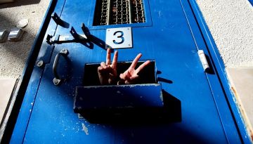 العدو الصهيوني يصدر ويجدد أوامر اعتقال إداري بحق 39 أسيرا فلسطينيا