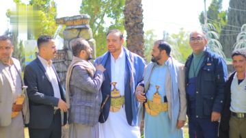 عباد يطلع على سير العمل بحديقة السبعين في العاصمة