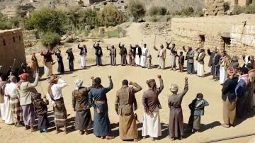 مديريات مأرب تشهد وقفات شعبية تأكيدا للجهوزية والاستنفار لمواجهة الأعداء