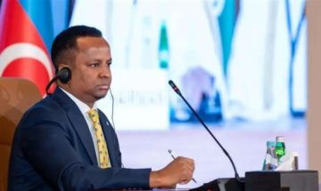 وزير خارجية الصومال يجدد رفض بلاده تهجير الفلسطينيين أو ترحيلهم إلى أراضيها وزير خارجية الصومال يجدد رفض بلاده تهجير الفلسطينيين أو ترحيلهم إلى أراضيها