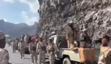 شاهد.. قوات درع الوطن تحكم السيطرة على معسكر جبل حديد في عدن (فيديو)