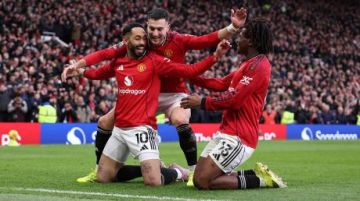 مانشستر يونايتد بقيادة كاريك ينتفض في "الديربي" ويُسقط سيتي