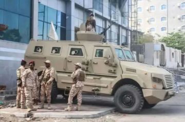  الانتقالي يجلي من عدن رسميا: درع الوطن يتسلم المعسكرات وينهي حقبة الميليشيات 