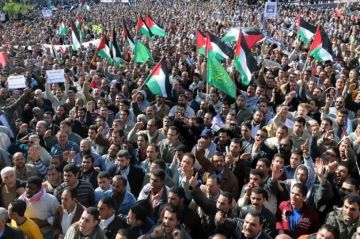 السعودية تقدم دعم غير مسبوق النازحين في غزة.. إليك التفاصيل السعودية تقدم دعم غير مسبوق النازحين في غزة.. إليك التفاصيل