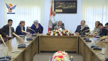 رئيس مجلس النواب يؤكد على أهمية توحيد الجهود لتعزيز البيئة الاستثمارية رئيس مجلس النواب يؤكد على أهمية توحيد الجهود لتعزيز البيئة الاستثمارية