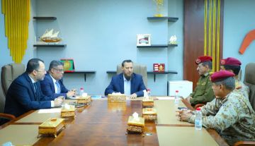 محافظ عدن يوجه بالبدء بتنفيذ إجراءات إعادة تموضع القوات العسكرية خارج المدن محافظ عدن يوجه بالبدء بتنفيذ إجراءات إعادة تموضع القوات العسكرية خارج المدن