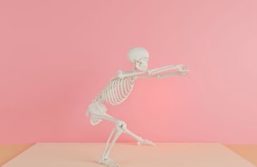 اكتشاف علمي قد يغني عن الرياضة.. بروتين يحمي العظام حتى دون حركة