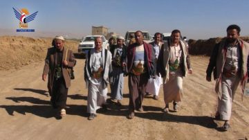 المخلوس وقريعة يطلعان على سير العمل بمشروع كريف الجنات لحصاد مياه الأمطار بعمران