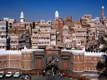 هل تعرف القصة وراء تسمية باب اليمن في صنعاء بهذا الاسم؟ وهل كان للمدينة أبواب أخرى اختفت؟