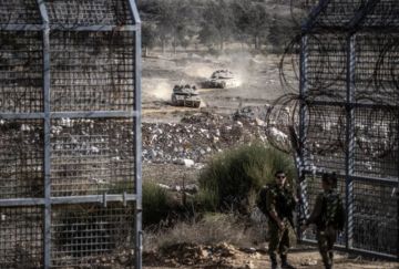 توغل دورية لقوات العدو الصهيوني محملة بالجنود في ريف القنيطرة جنوبي سوريا توغل دورية لقوات العدو الصهيوني محملة بالجنود في ريف القنيطرة جنوبي سوريا