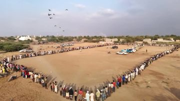 قبائل المغلاف في الحديدة تعلن النكف والنفير لمواجهة الأعداء قبائل المغلاف في الحديدة تعلن النكف والنفير لمواجهة الأعداء