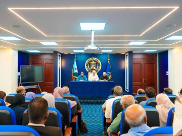 بيان صادر عن الاجتماع الاستثنائي الطارئ للجمعية الوطنية ومجلس المستشارين والأمانة العامة بالمجلس الانتقالي الجنوبي صور بيان صادر عن الاجتماع الاستثنائي الطارئ للجمعية الوطنية ومجلس المستشارين والأمانة العامة بالمجلس الانتقالي الجنوبي صور