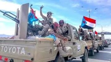 هل يعد الانتقالي لمواجهة قادمة؟ تحركات عسكرية غير مسبوقة في عدن ولحج وأبين والضالع هل يعد الانتقالي لمواجهة قادمة؟ تحركات عسكرية غير مسبوقة في عدن ولحج وأبين والضالع