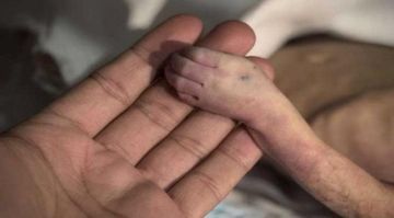 وفاة رضيعة فلسطينية بسبب البرد القارس جنوب قطاع غزة