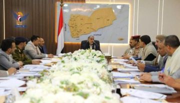 أول اجتماع لـ حكومة الحوثي بعد غارات إسرائيل.. حضور مفاجئ وغيابات تطرح أسئلة