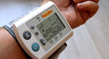 علماء روس يطورون جهازا دقيقا للتنبؤ بخطر الإصابة بالنوبات القلبية