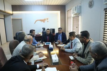 محافظ عدن يناقش مع وكلاء المحافظة آليات ترتيب المهام وتعزيز الأداء المؤسسي