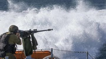 إصابة فلسطينيين في قصف زوارق العدو الإسرائيلي شاطئ رفح