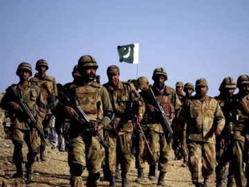 الجيش الباكستاني يعلن مقتل 13 مسلحا شمال غربي البلاد