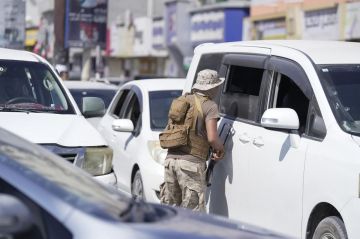 محافظ حضرموت يوجه بمنع حمل السلاح في الأماكن العامة ويشيد بحملة قوات درع الوطن