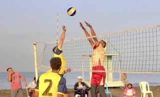 البيضاء يحصد البرونزية:منتخبا الحديدة وأمانة العاصمة في نهائي بطولة الصماد للكرة الطائرة الشاطئية