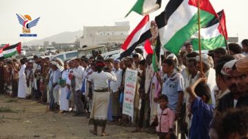 وقفة مسلحة في مديرية الزهرة بالحديدة لإعلان النفير العام والجهوزية