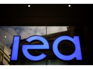 وكالة الطاقة الدولية ترفع توقعات نمو الطلب العالمي على النفط في عام 2026 وكالة الطاقة الدولية ترفع توقعات نمو الطلب العالمي على النفط في عام 2026