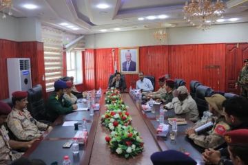 تشكيل لجنة عسكرية في المهرة لاستعادة السلاح المنهوب وإمهال المتورطين 10 ايام للتسليم الطوعي