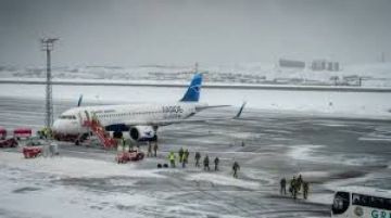 طائرات عسكرية نوراد تصل إلى غرينلاد طائرات عسكرية نوراد تصل إلى غرينلاد