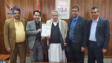 هيئة مكافحة الفساد تتسلم إقرار الذمة المالية من مدير مطار صنعاء الدولي