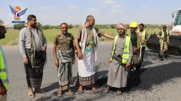 عطيفي والحيفي يتفقدان أعمال ترميم الجسور في طريق الحديدة تعز