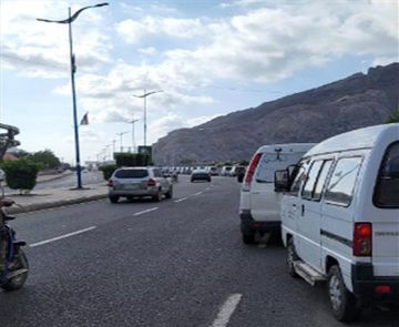 أزمة الغاز تشل مواصلات عدن وتضاعف معاناة السكان أزمة الغاز تشل مواصلات عدن وتضاعف معاناة السكان