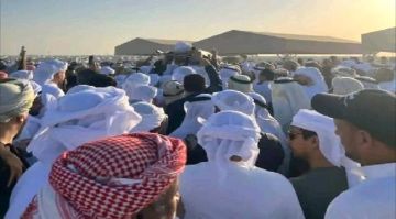 بالصور .. تشييع جثمان الرئيس علي سالم البيض إلى مقبرة بني ياس