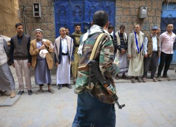 الحوثيون يقيدون الإنترنت في معقلهم الرئيسي بصعدة