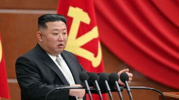 زعيم كوريا الشمالية يقيل نائب رئيس الوزراء زعيم كوريا الشمالية يقيل نائب رئيس الوزراء