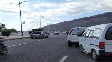 عدن .. أزمة الغاز تشل حركة الباصات وتثقل كاهل المواطنين