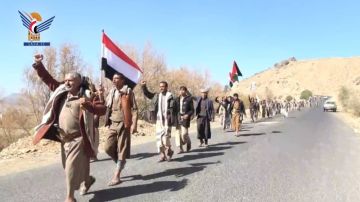 مسير راجل لخريجي دورات طوفان الأقصى في مديرية الطيال بصنعاء