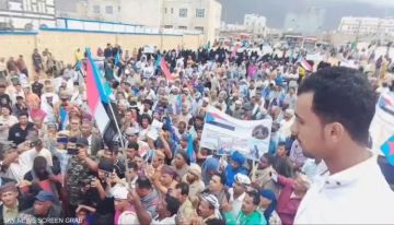 مسؤول بالانتقالي: فصائل الجنوب لن تعمل تحت إمرة التحالف مسؤول بالانتقالي: فصائل الجنوب لن تعمل تحت إمرة التحالف