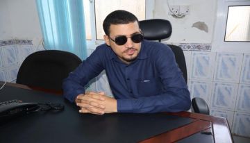 مسيرة كفيف صنع طريقه بالإرادة وخدمة الآخرين مسيرة كفيف صنع طريقه بالإرادة وخدمة الآخرين