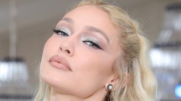 من (Y2K) إلى 2026.. (مكياج الجليد) يعود من جديد