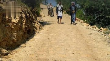 تنفيذ مشروع رصف وتأهيل طريق في الرجم بالمحويت تنفيذ مشروع رصف وتأهيل طريق في الرجم بالمحويت