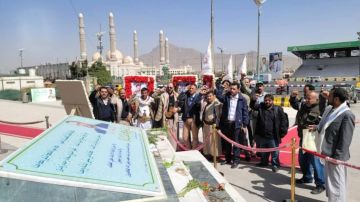 قيادة وزارة الشؤون الاجتماعية تزور أضرحة الشهداء الصماد والرهوي والغماري قيادة وزارة الشؤون الاجتماعية تزور أضرحة الشهداء الصماد والرهوي والغماري